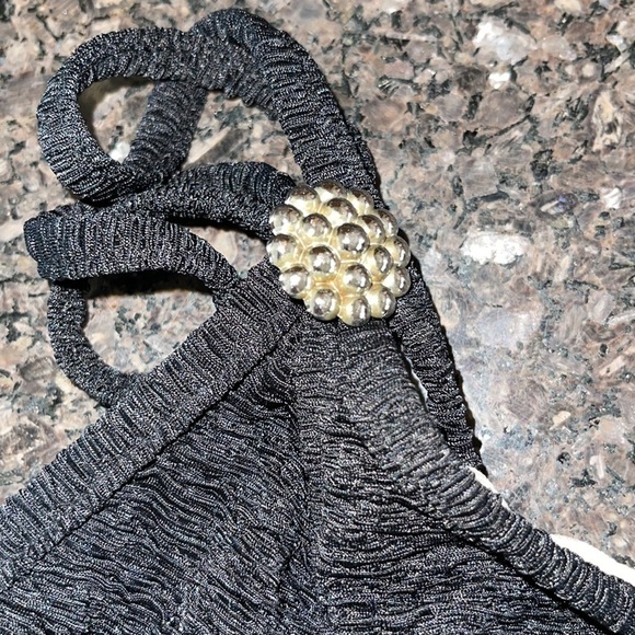 Mainstream Black Textured Slimming One Piece Swimsuit - Picture 7 of 7